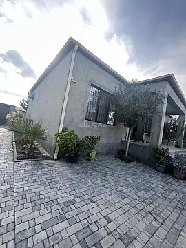 Satılır 6 otaqlı həyət evi 200 m²