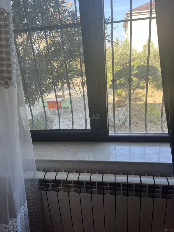 Satılır 6 otaqlı həyət evi 200 m²