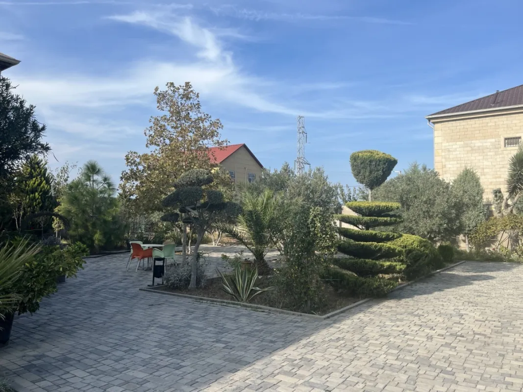 Satılır 6 otaqlı həyət evi 200 m²