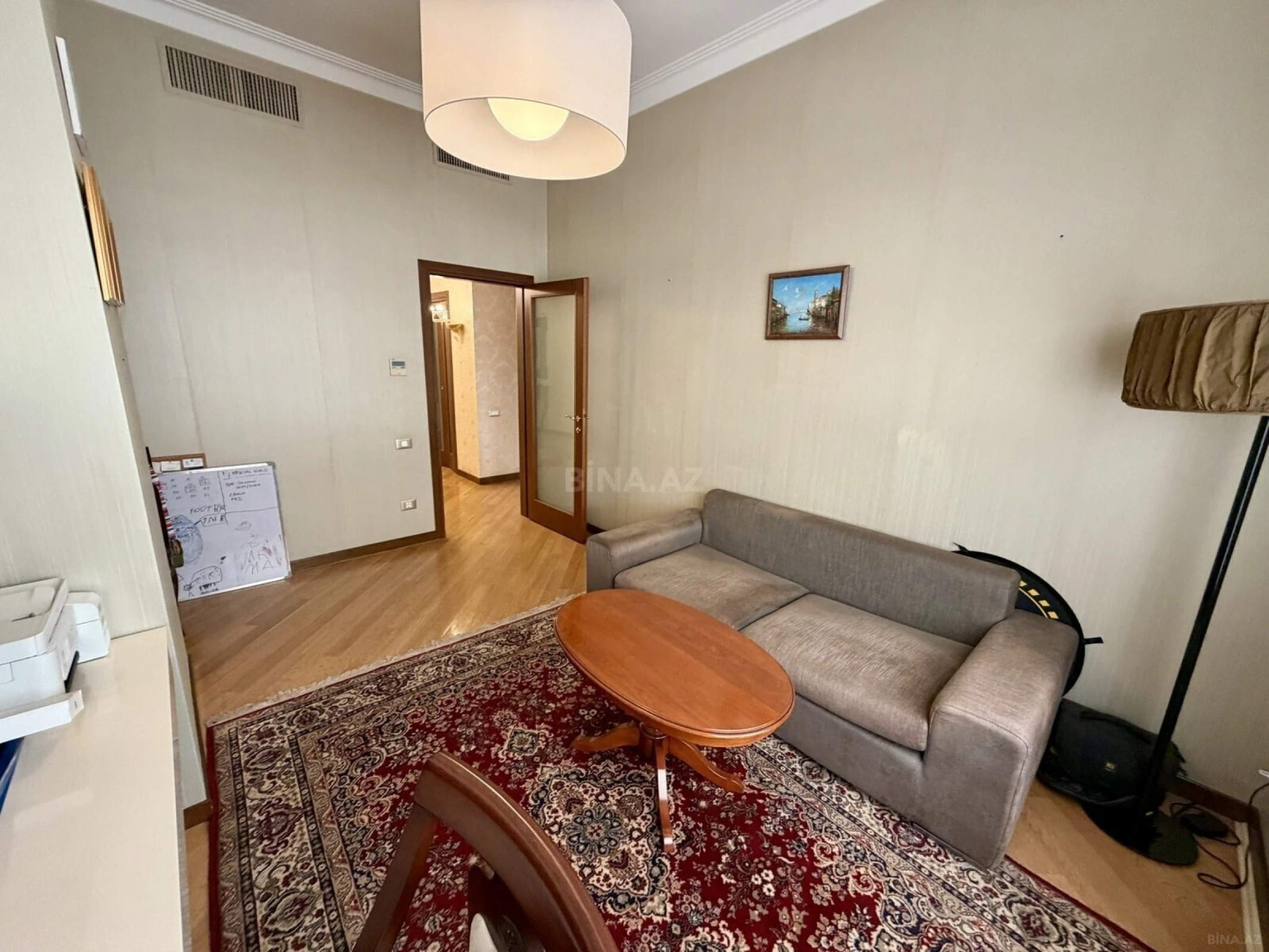 Satılır 5 otaqlı mənzil 360 m²