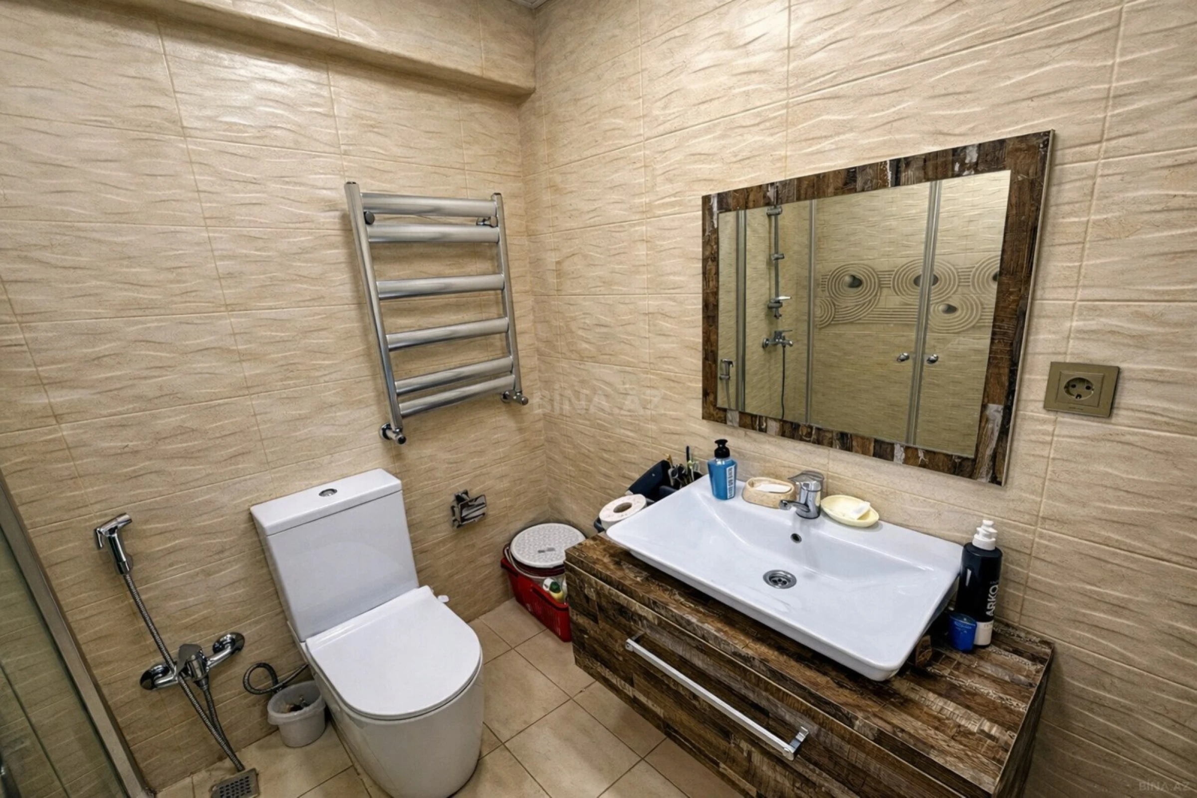 Satılır 3 otaqlı mənzil 116 m²