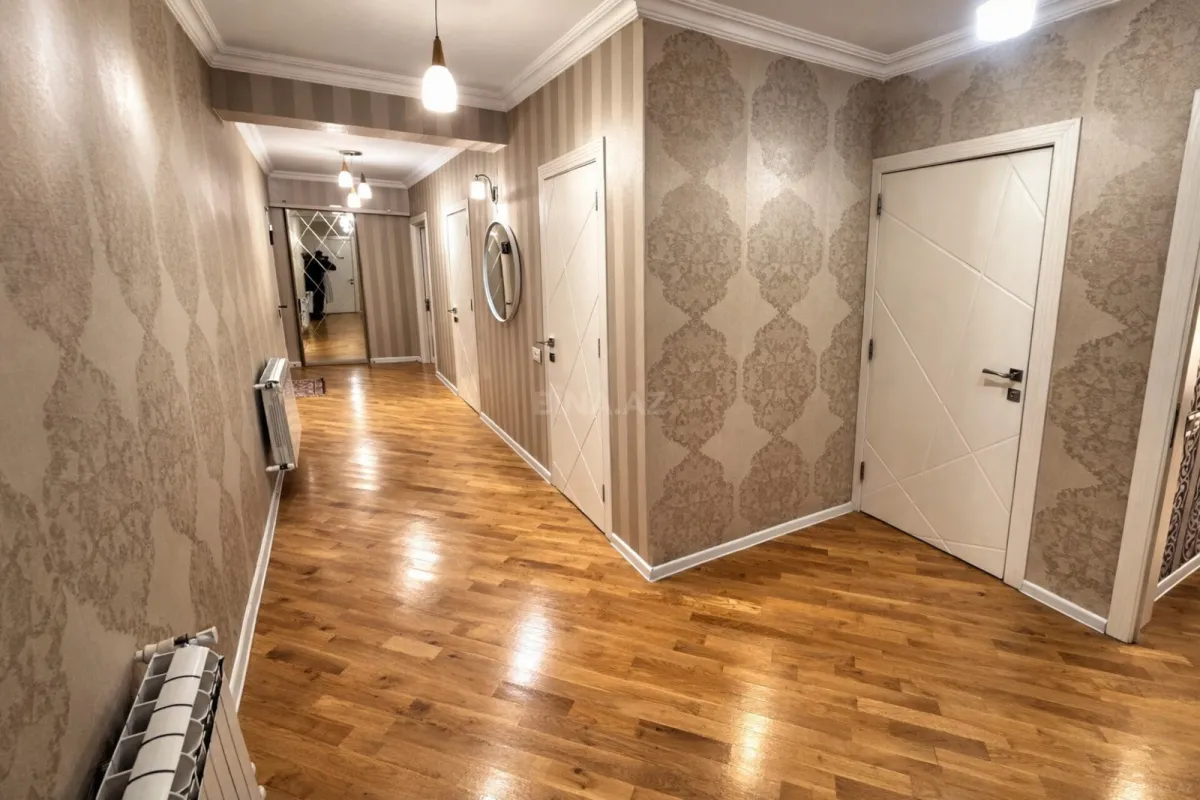 Satılır 3 otaqlı mənzil 116 m²