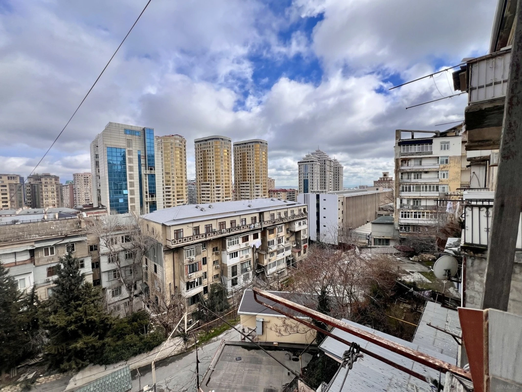 Satılır 3 otaqlı mənzil 80 m²