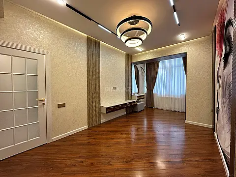 Satılır 2 otaqlı mənzil 85 m²