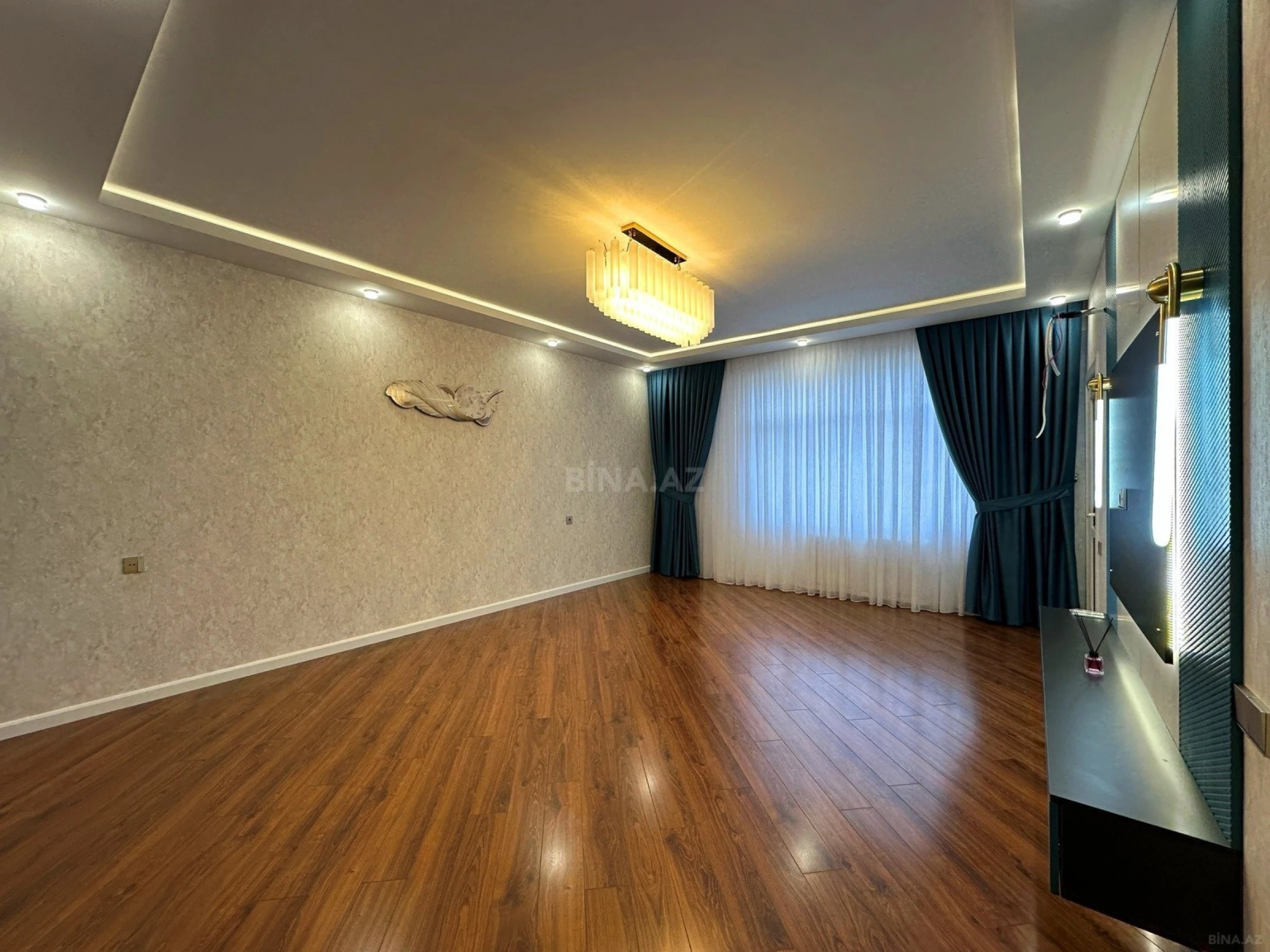Satılır 2 otaqlı mənzil 85 m²