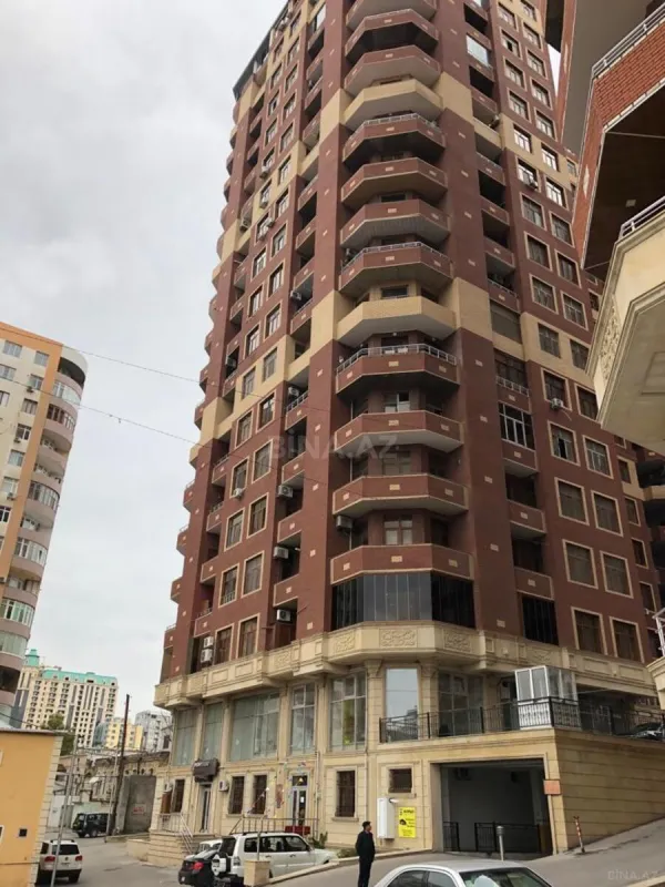 Satılır obyekt 167 m²