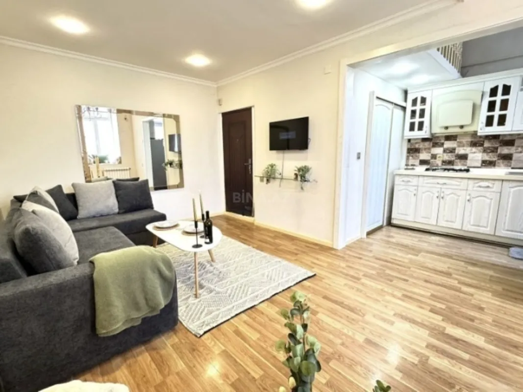 Kirayə verilir 2 otaqlı mənzil 50 m²