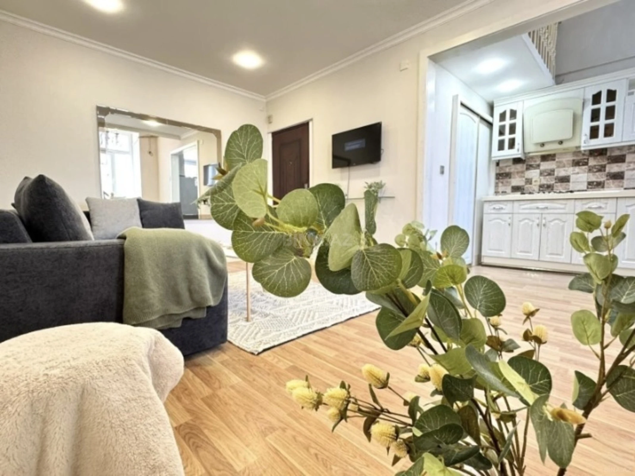 Kirayə verilir 2 otaqlı mənzil 50 m²