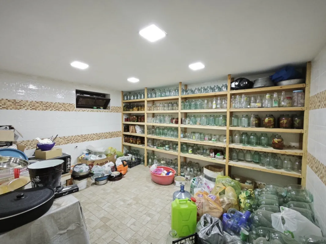 Satılır 7 otaqlı həyət evi 470 m²