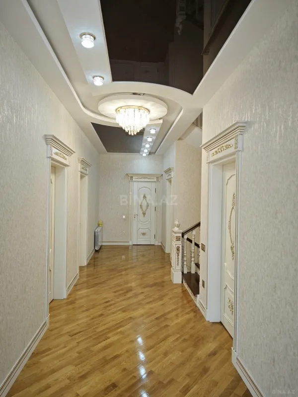 Satılır 7 otaqlı həyət evi 470 m²