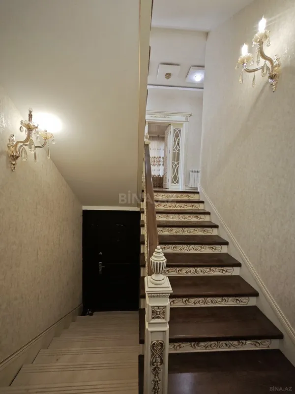 Satılır 7 otaqlı həyət evi 470 m²