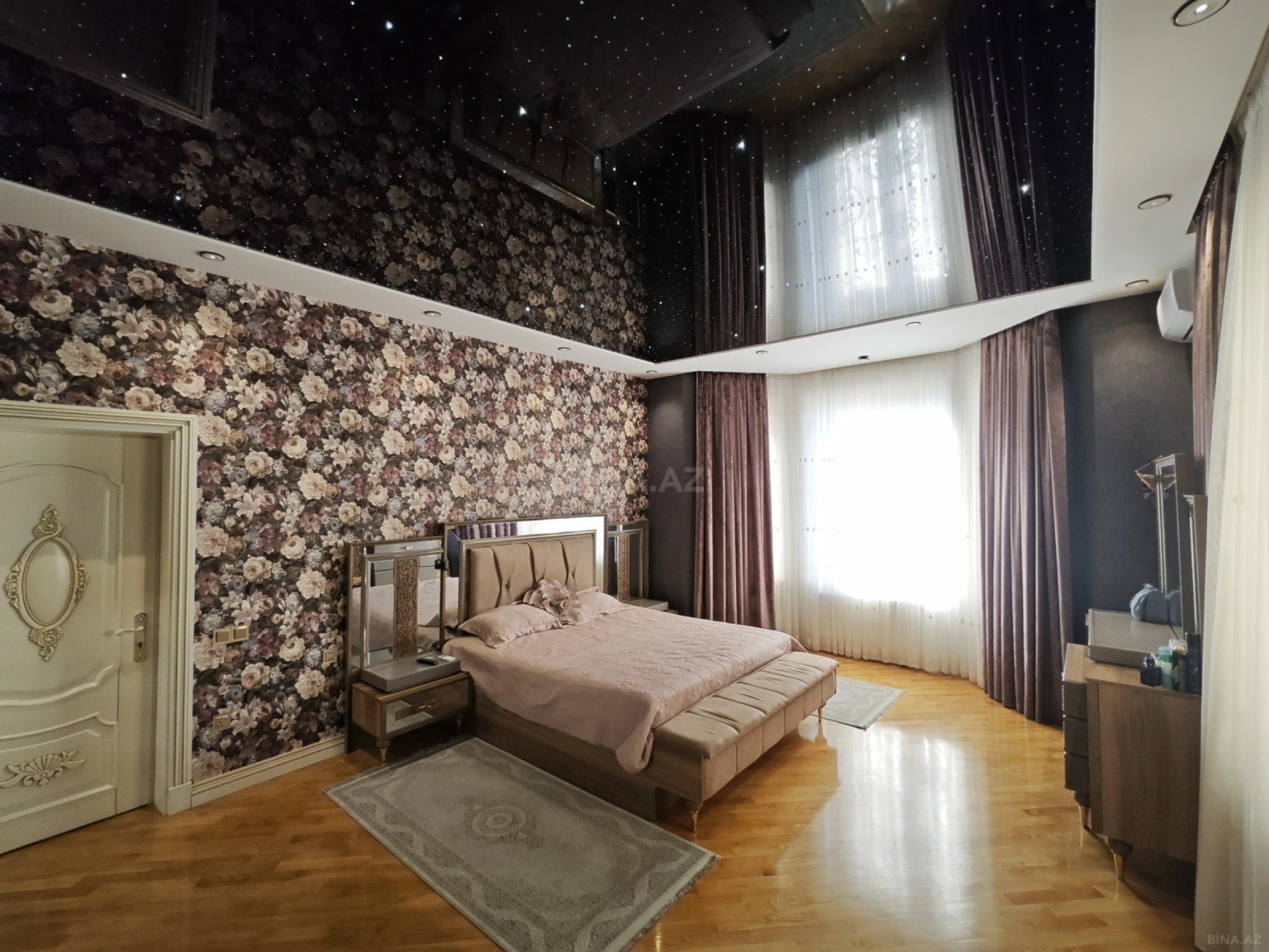 Satılır 7 otaqlı həyət evi 470 m²