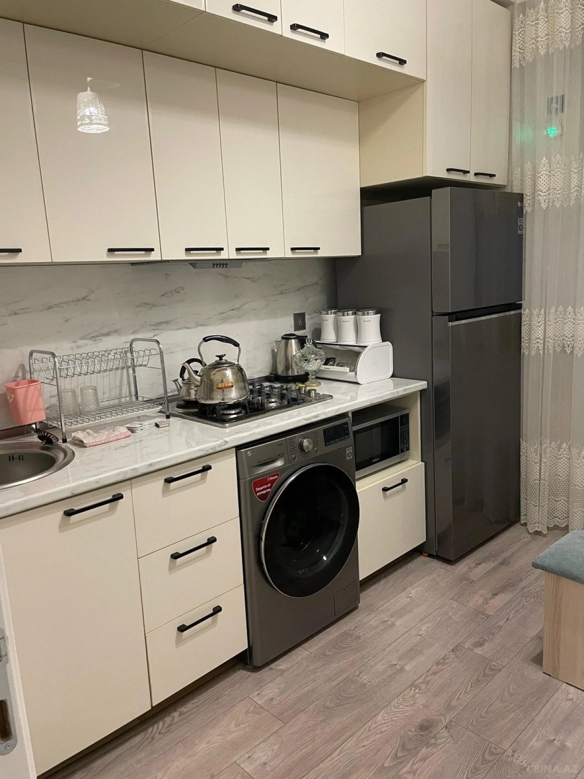 Kirayə verilir 2 otaqlı mənzil 65 m²