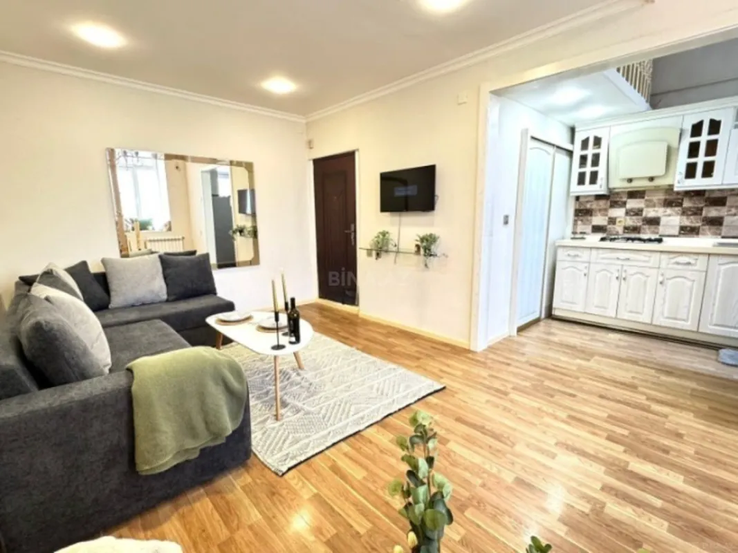 Kirayə verilir 2 otaqlı mənzil 50 m²