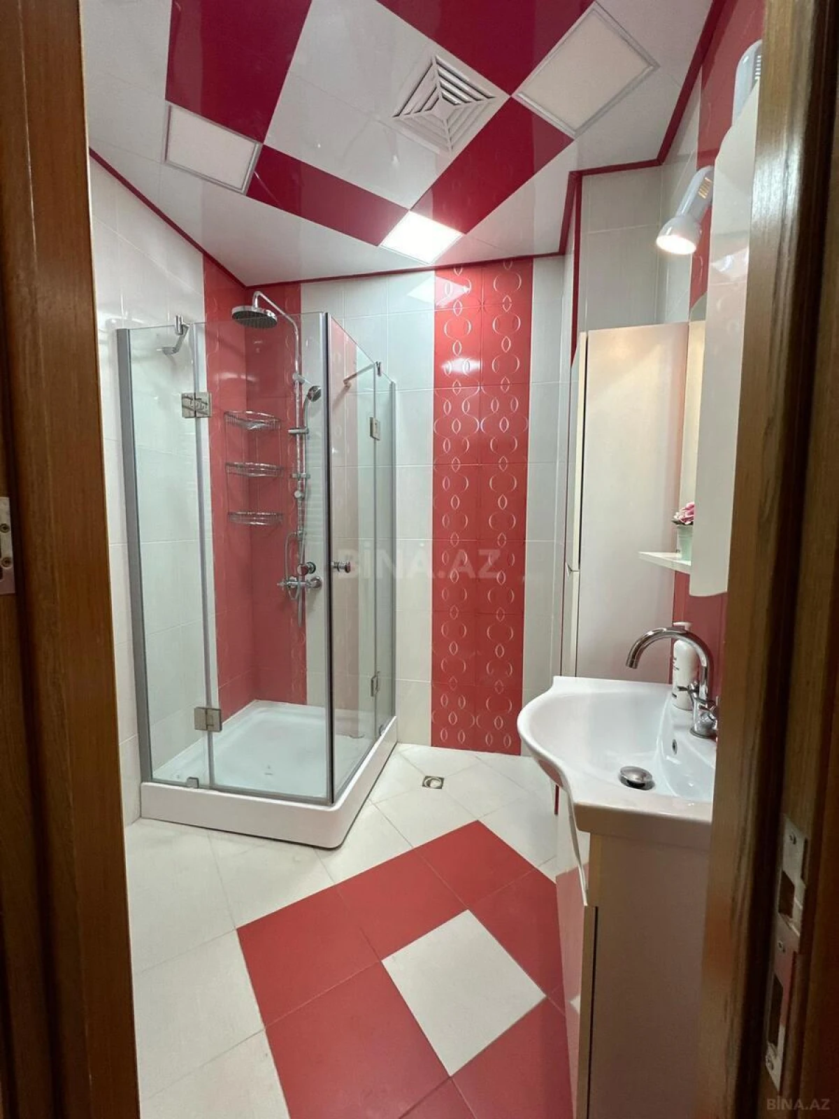 Kirayə verilir 2 otaqlı mənzil 100 m²