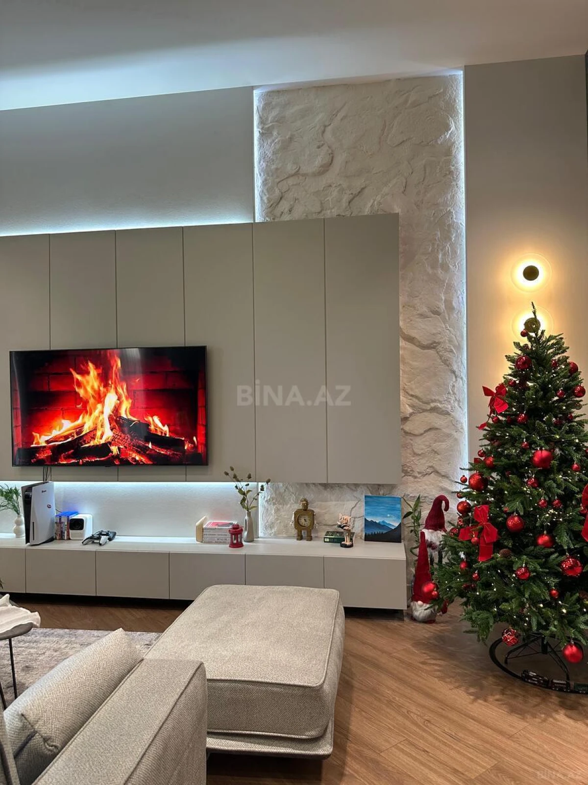 Kirayə verilir 3 otaqlı mənzil 145 m²