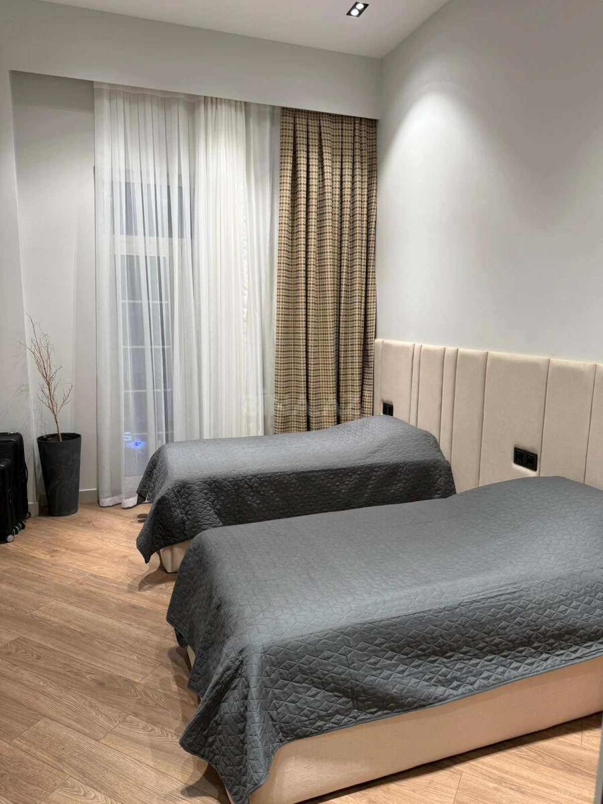 Kirayə verilir 3 otaqlı mənzil 145 m²