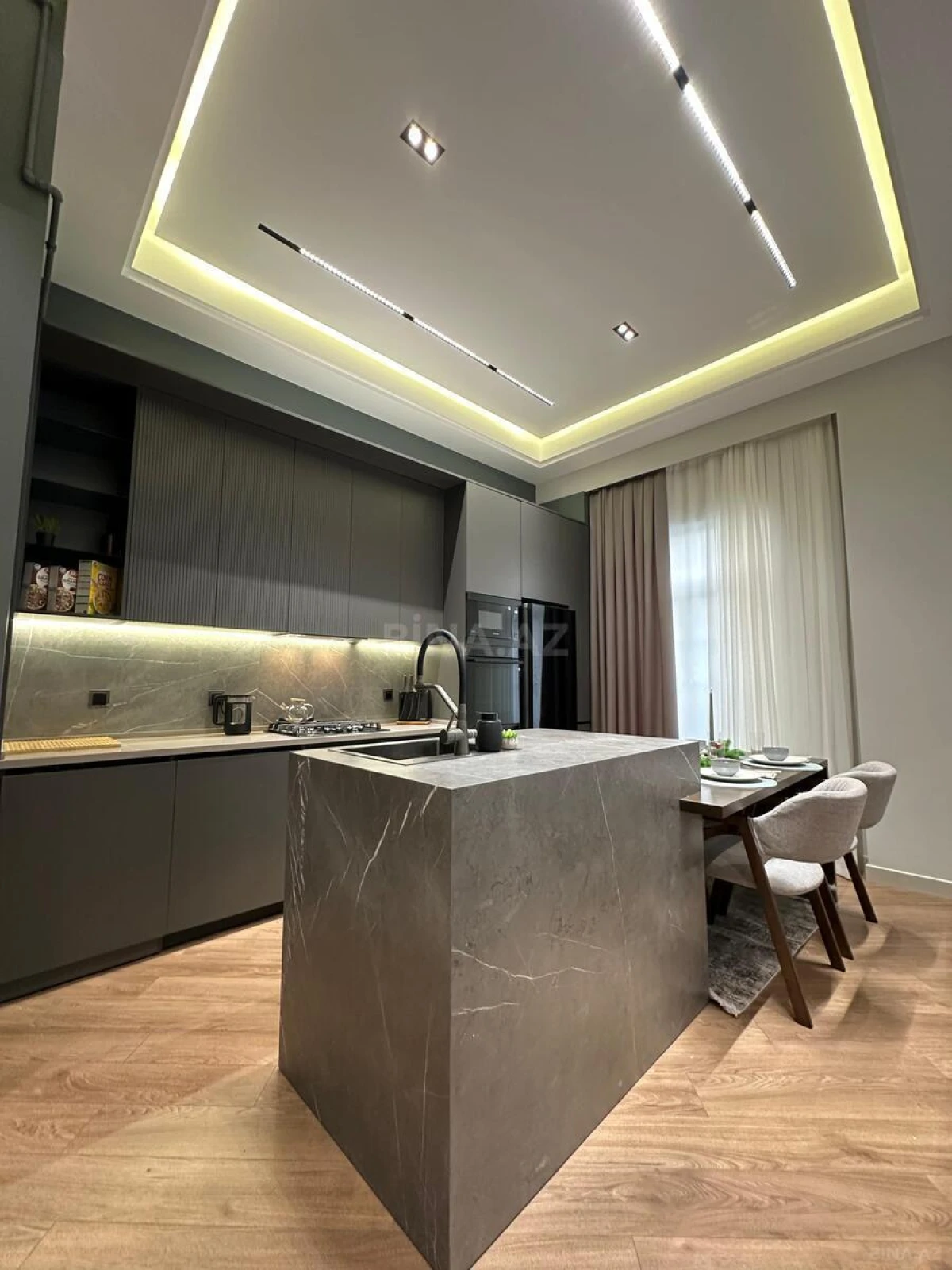 Kirayə verilir 3 otaqlı mənzil 145 m²