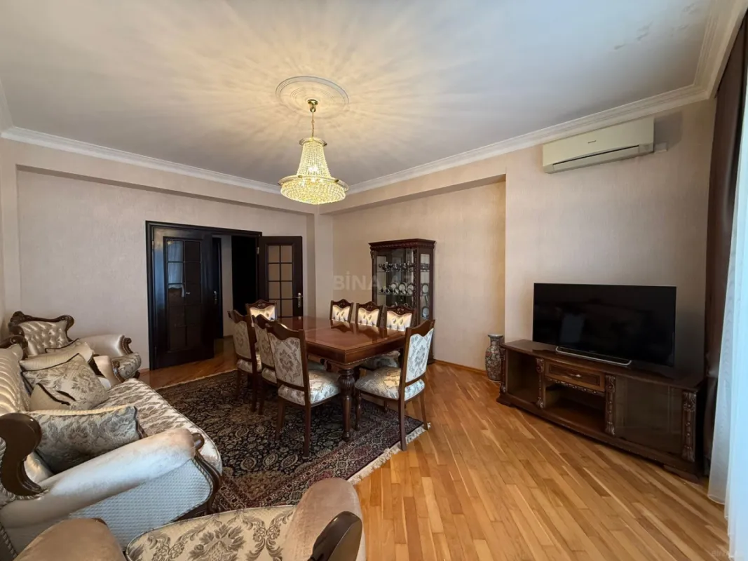 Satılır 3 otaqlı mənzil 125 m²