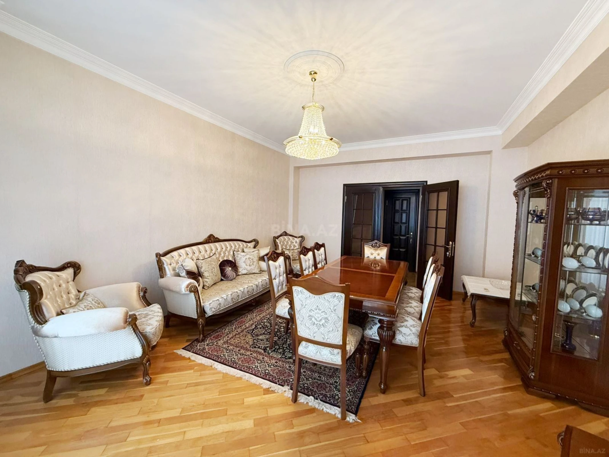 Satılır 3 otaqlı mənzil 125 m²