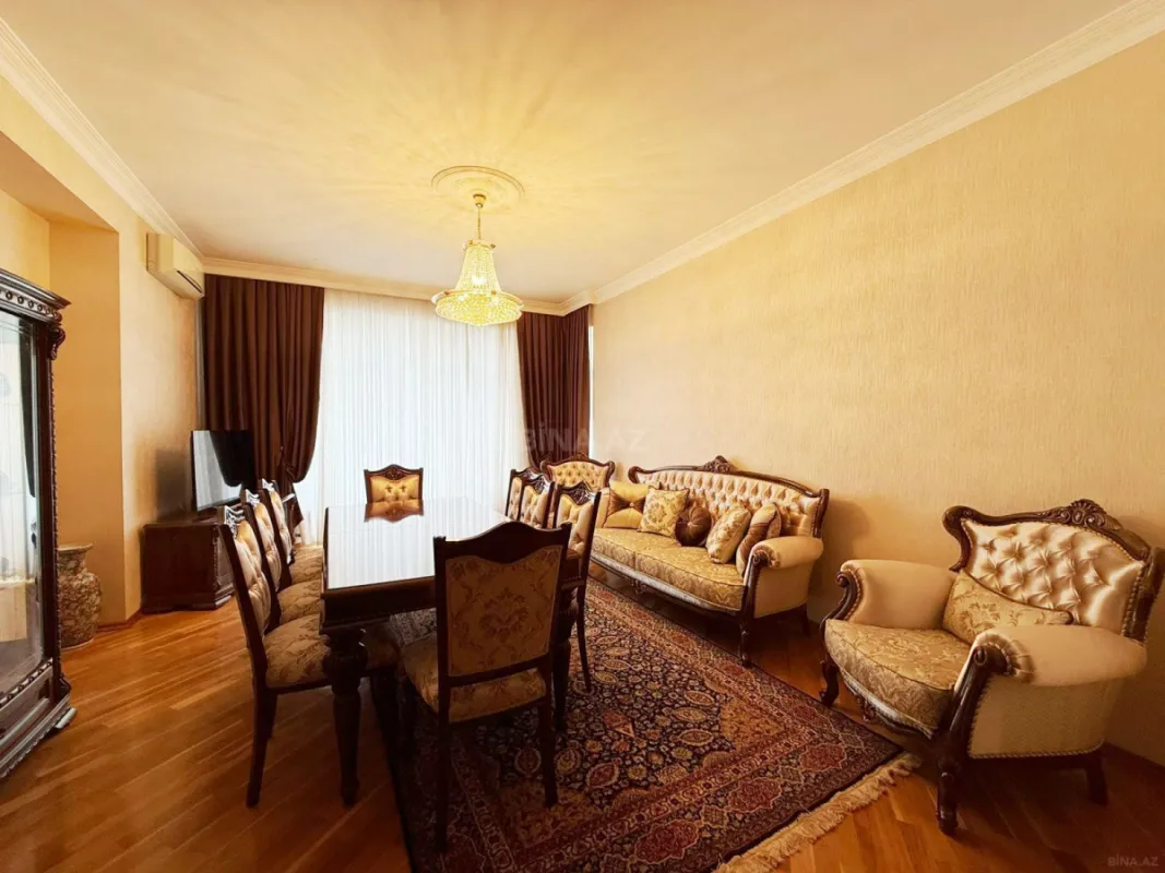 Satılır 3 otaqlı mənzil 125 m²