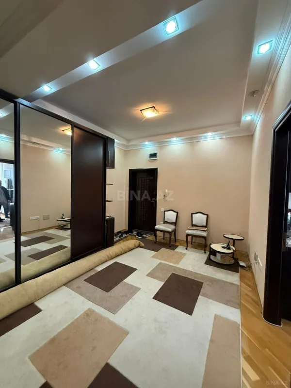 Satılır 3 otaqlı mənzil 125 m²