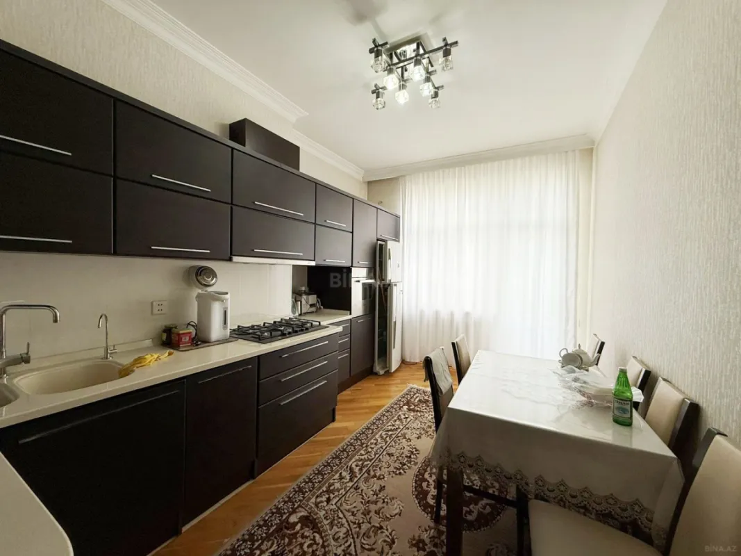 Satılır 3 otaqlı mənzil 125 m²