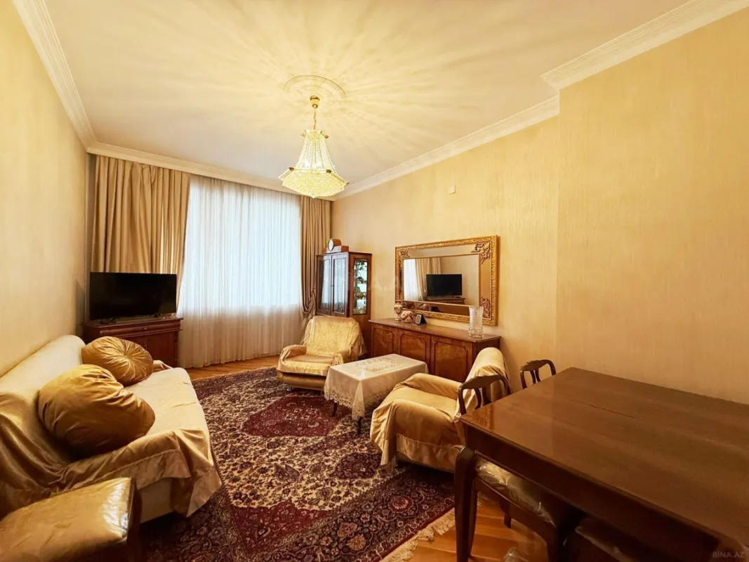 Satılır 3 otaqlı mənzil 125 m²