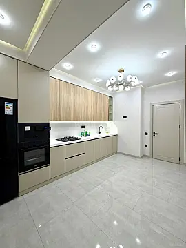 Satılır 2 otaqlı mənzil 77 m²