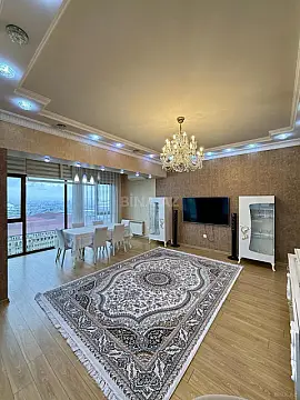 Kirayə verilir 4 otaqlı mənzil 181 m²