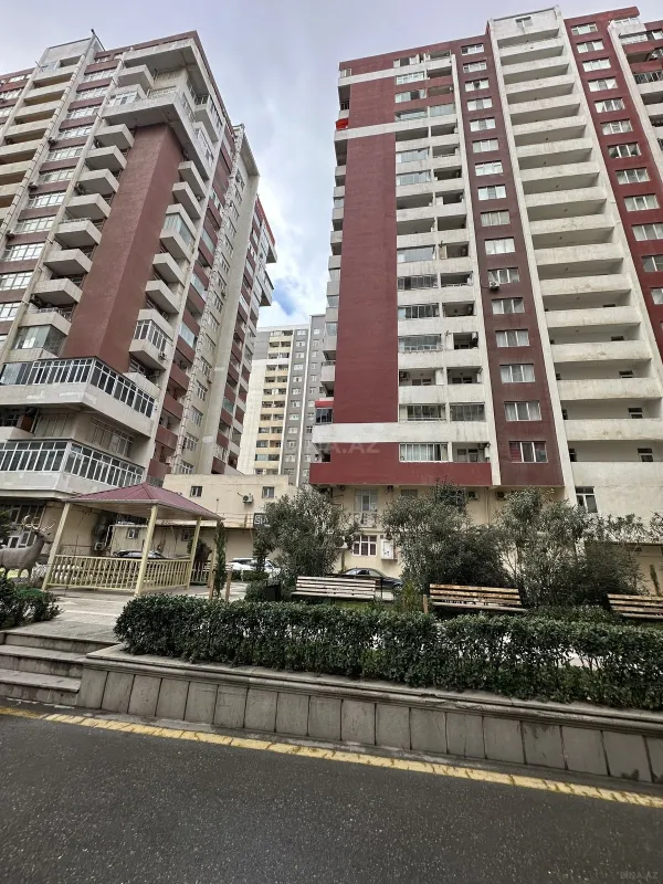 Satılır 3 otaqlı mənzil 110 m²