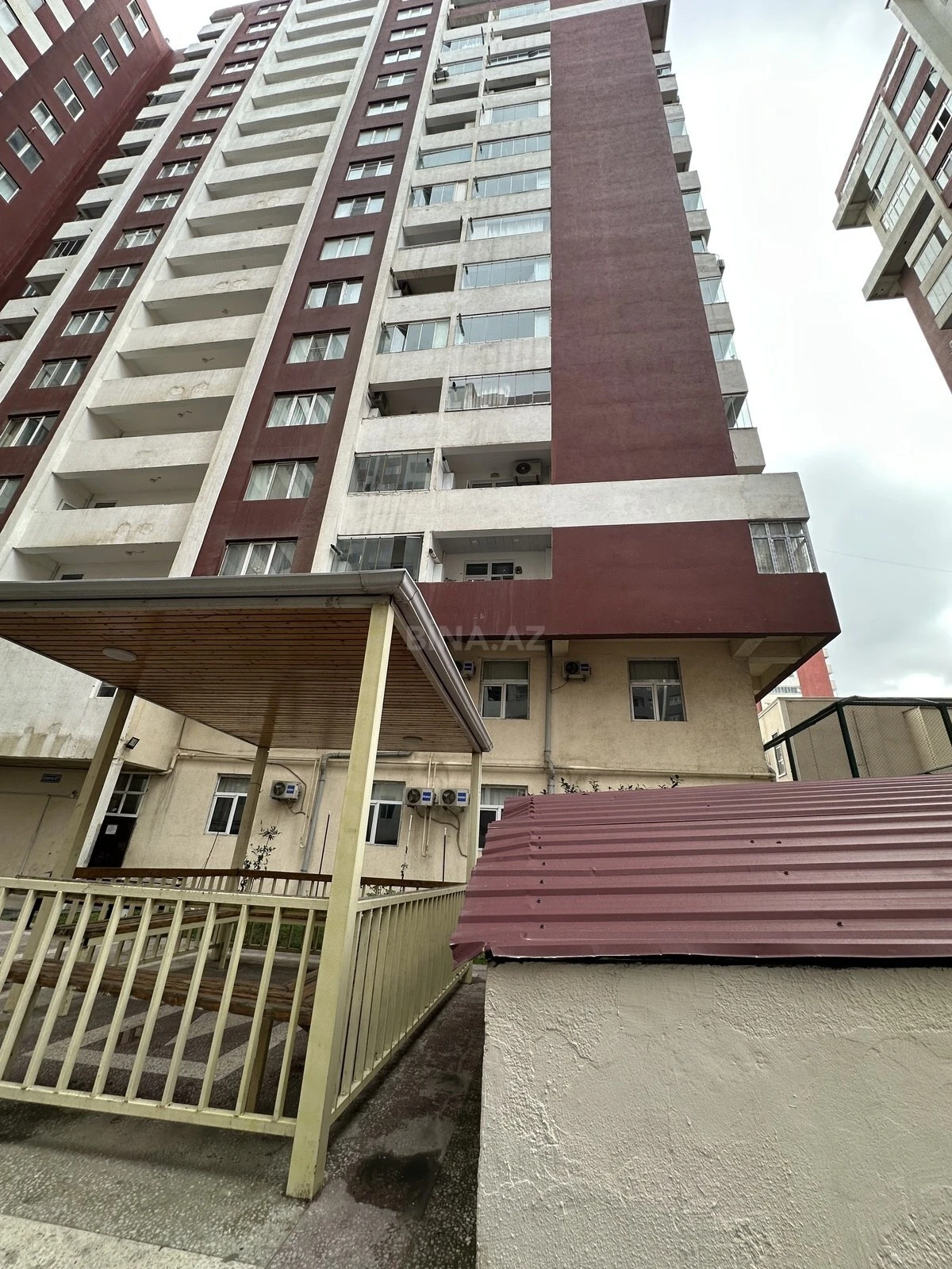Satılır 3 otaqlı mənzil 110 m²
