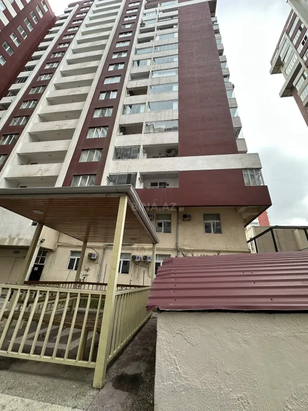 Satılır 3 otaqlı mənzil 110 m²