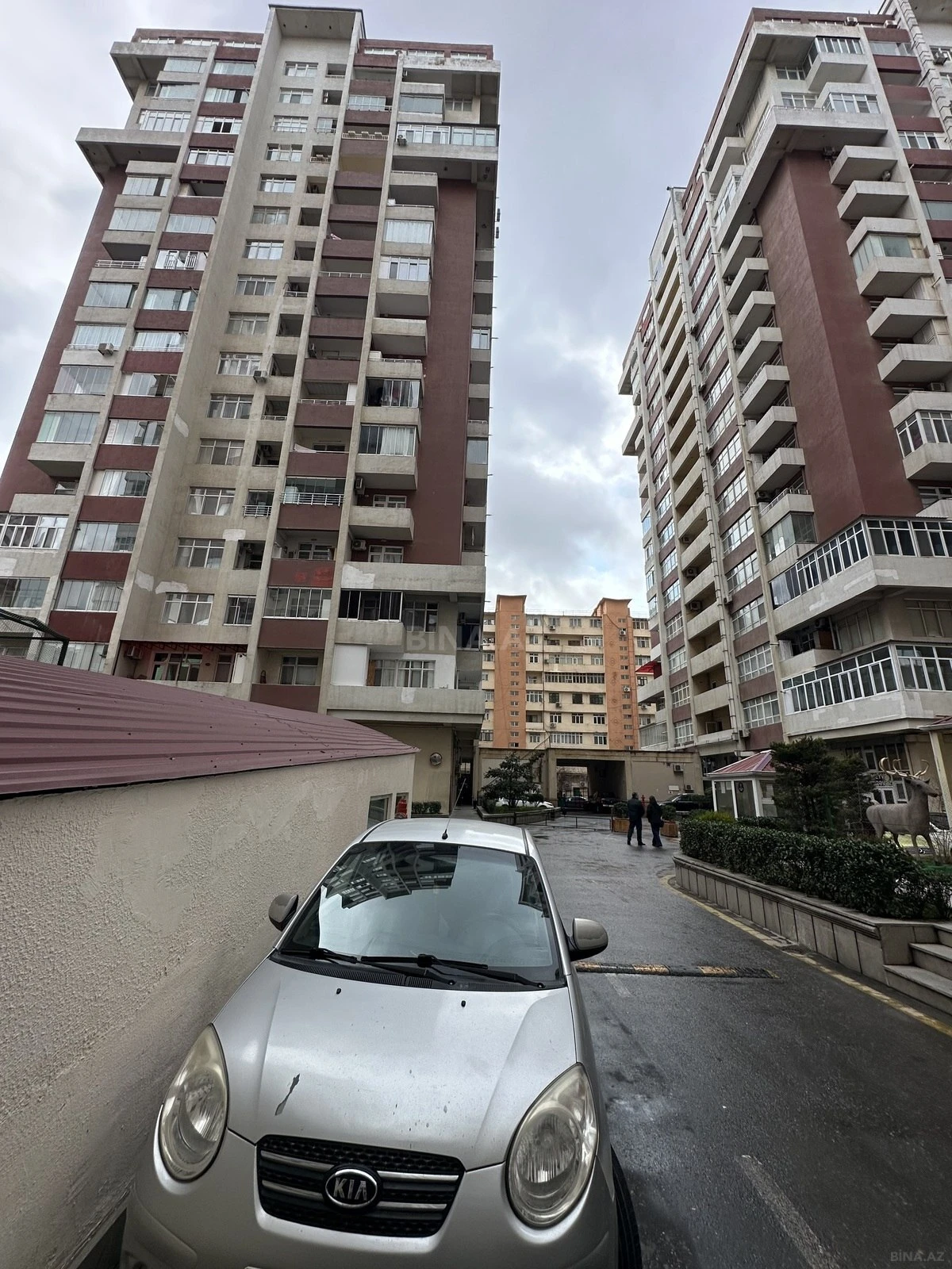 Satılır 3 otaqlı mənzil 110 m²