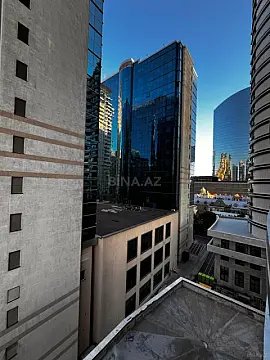 Satılır 4 otaqlı mənzil 162 m²