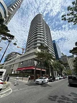 Satılır 4 otaqlı mənzil 162 m²