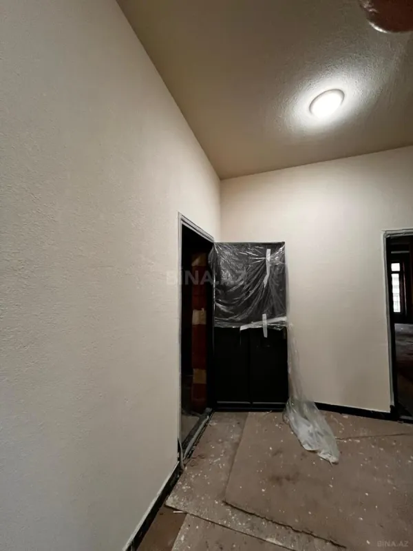 Satılır 4 otaqlı mənzil 162 m²