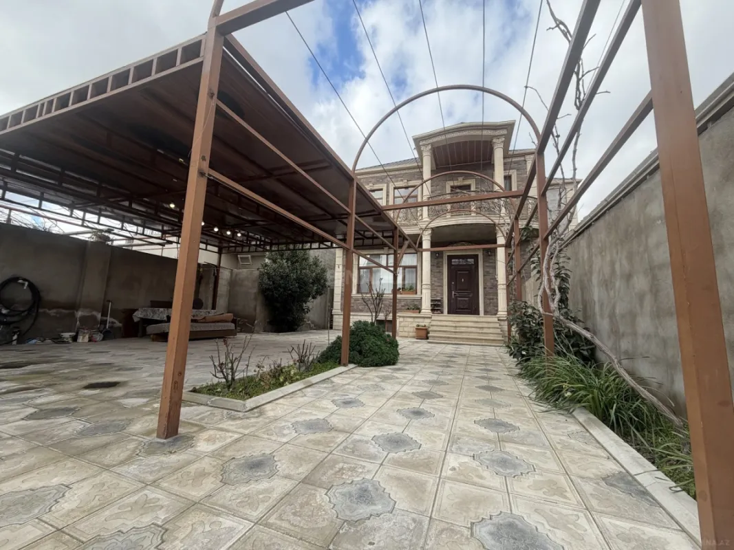 Satılır 6 otaqlı həyət evi 250 m²