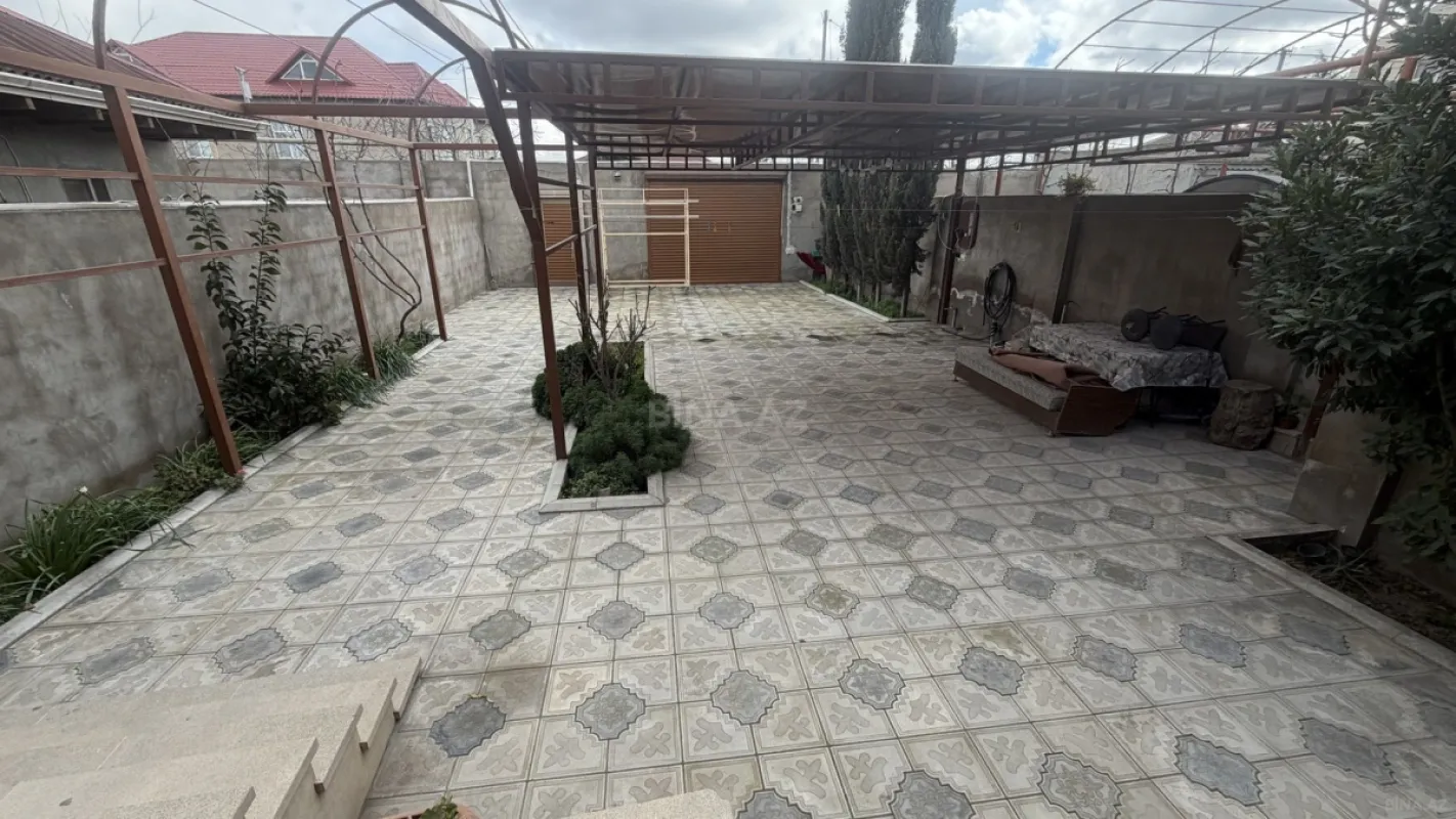 Satılır 6 otaqlı həyət evi 250 m²