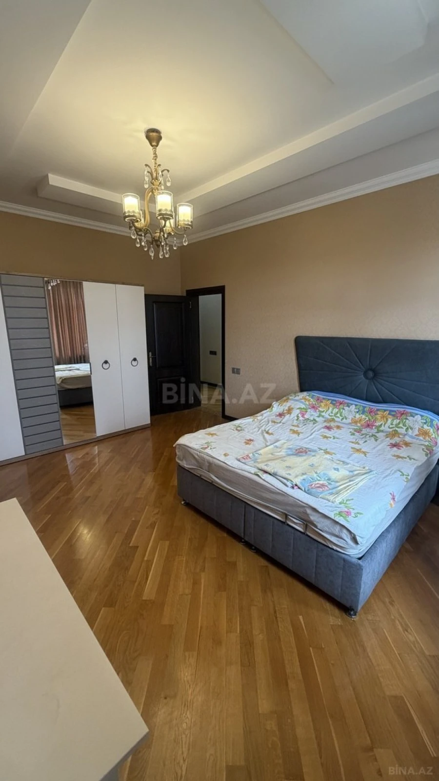 Satılır 6 otaqlı həyət evi 250 m²