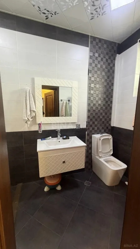 Satılır 6 otaqlı həyət evi 250 m²