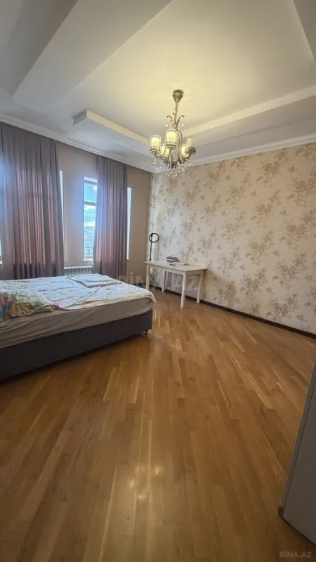 Satılır 6 otaqlı həyət evi 250 m²