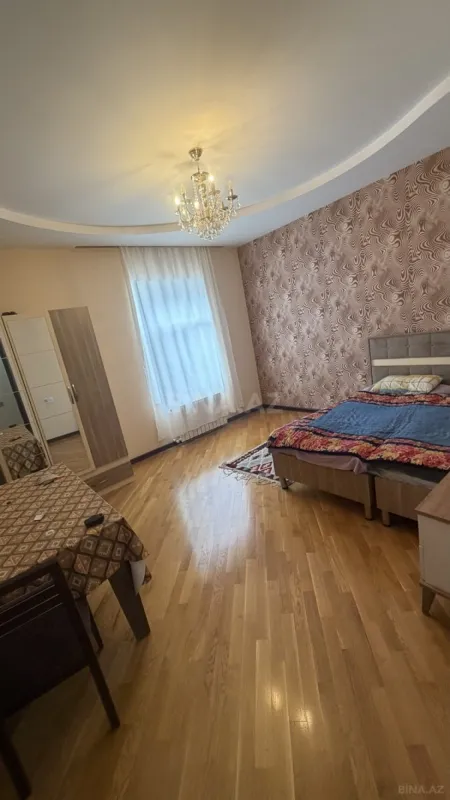 Satılır 6 otaqlı həyət evi 250 m²