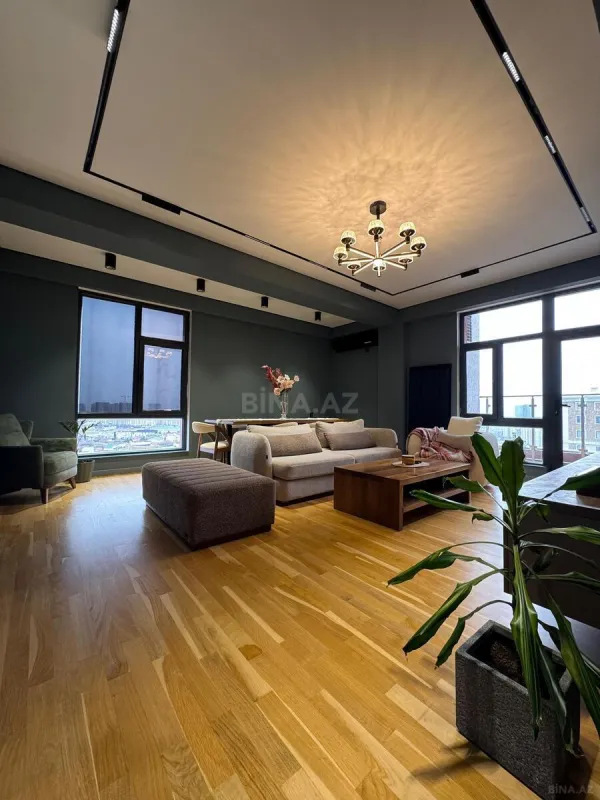 Satılır 3 otaqlı mənzil 130 m²