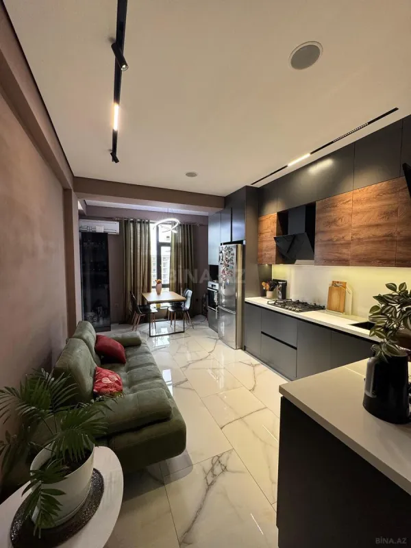 Satılır 3 otaqlı mənzil 130 m²