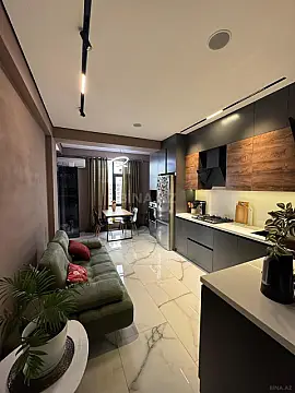 Satılır 3 otaqlı mənzil 130 m²