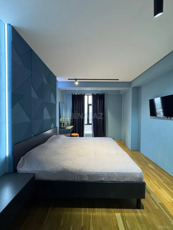 Satılır 3 otaqlı mənzil 130 m²