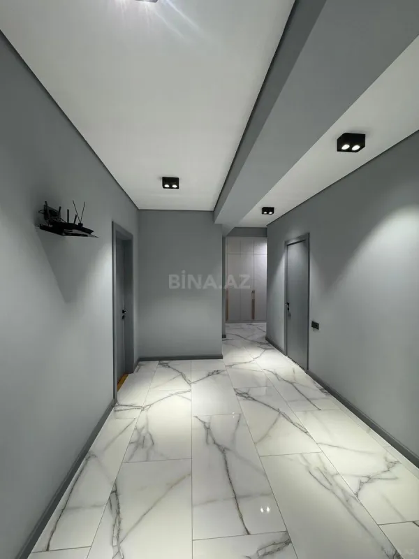 Satılır 3 otaqlı mənzil 130 m²