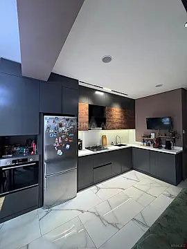 Satılır 3 otaqlı mənzil 130 m²