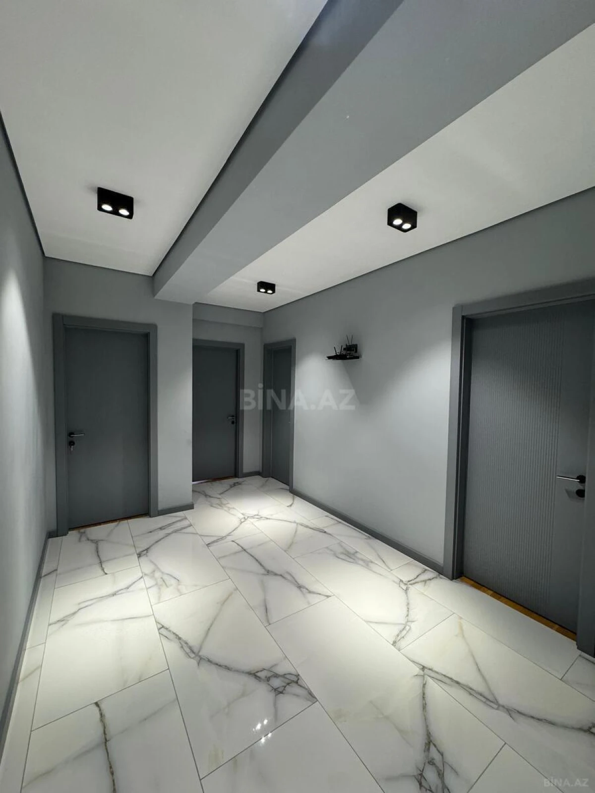 Satılır 3 otaqlı mənzil 130 m²